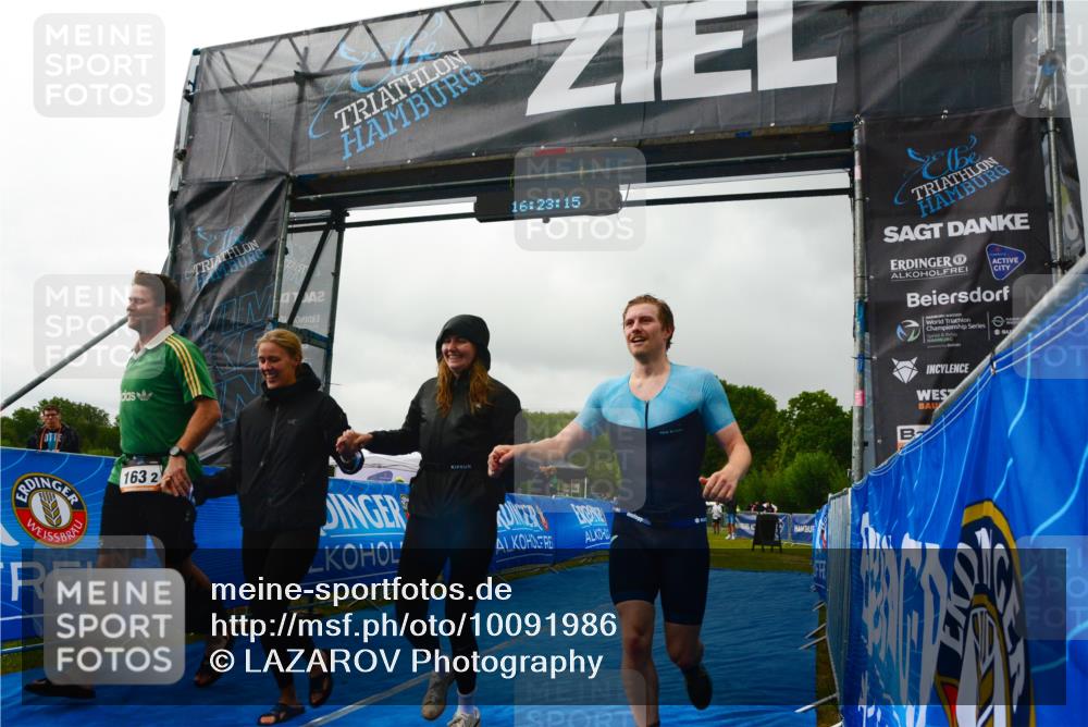 30.08.2026 - Elbe Triathlon Hamburg LAZAROV Photography http://msf.ph/oto/10091986 30.08.2026 16:23:14 Ziel  meine-sportfotos.de