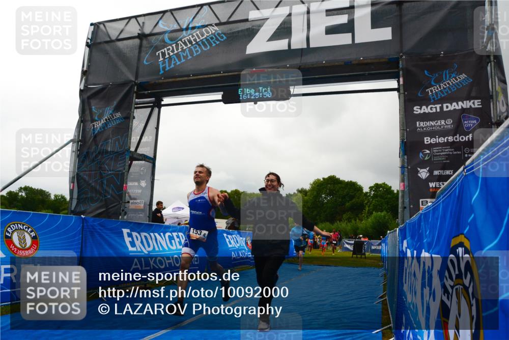 30.08.2026 - Elbe Triathlon Hamburg LAZAROV Photography http://msf.ph/oto/10092000 30.08.2026 16:25:48 Ziel  meine-sportfotos.de