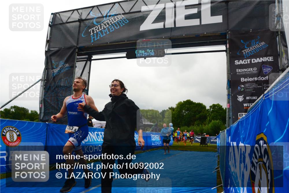 30.08.2026 - Elbe Triathlon Hamburg LAZAROV Photography http://msf.ph/oto/10092002 30.08.2026 16:25:49 Ziel  meine-sportfotos.de