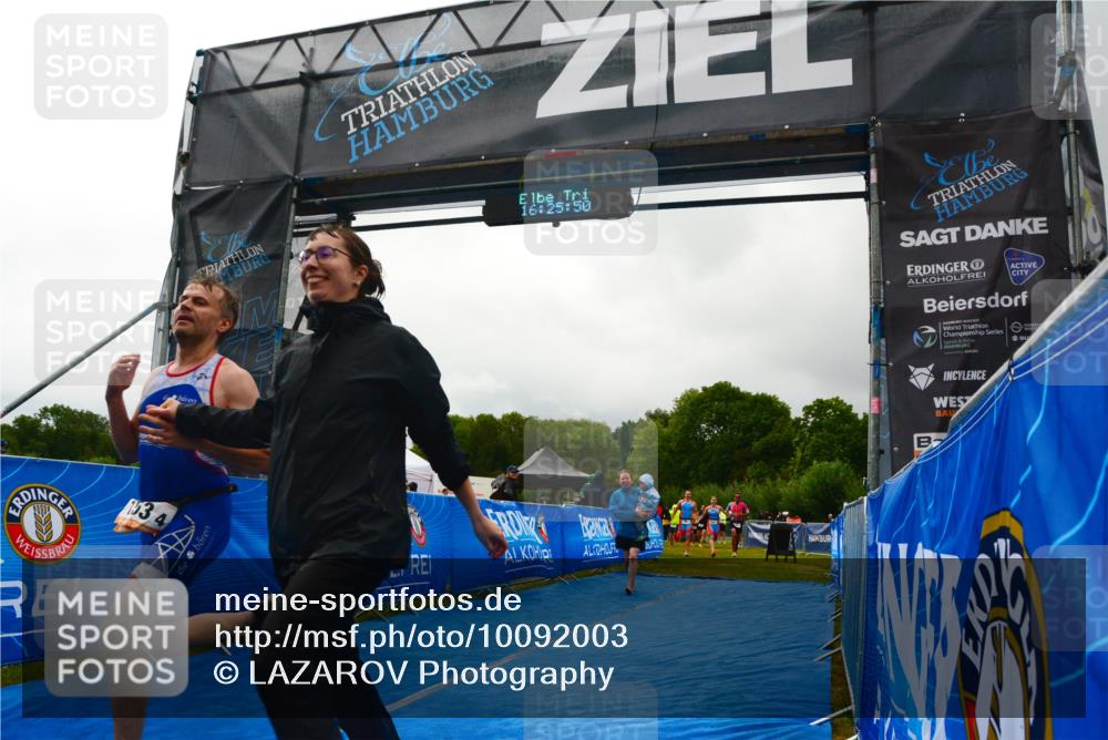 30.08.2026 - Elbe Triathlon Hamburg LAZAROV Photography http://msf.ph/oto/10092003 30.08.2026 16:25:49 Ziel  meine-sportfotos.de