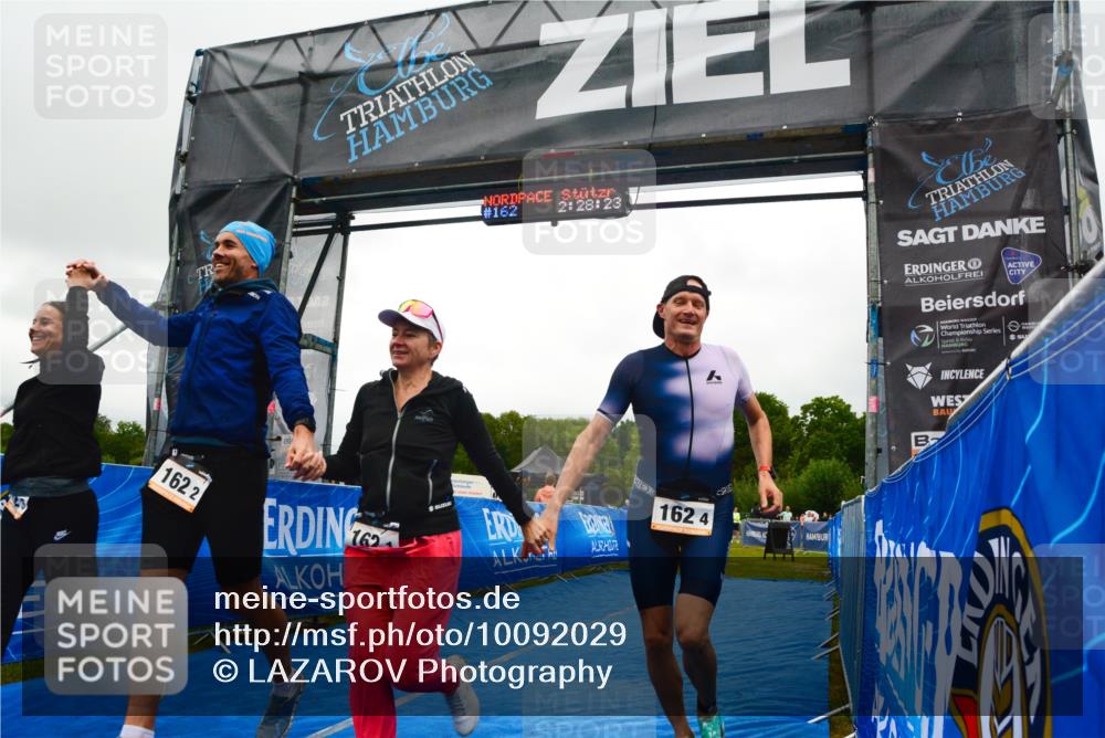 30.08.2026 - Elbe Triathlon Hamburg LAZAROV Photography http://msf.ph/oto/10092029 30.08.2026 16:28:22 Ziel  meine-sportfotos.de