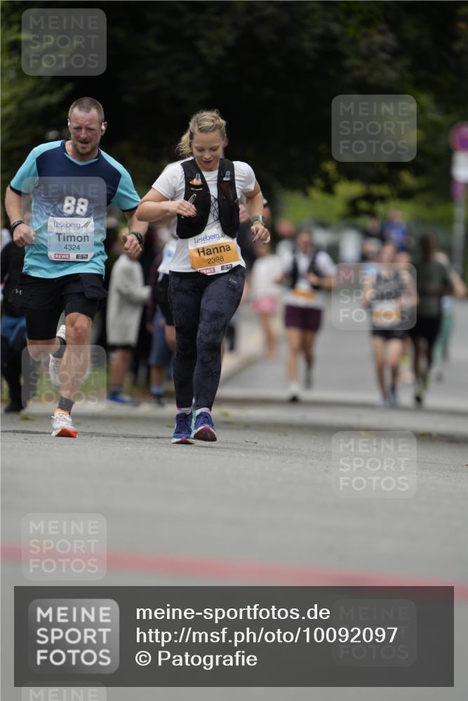 30.08.2026 - Blankeneser Heldenlauf Patografie http://msf.ph/oto/10092097 30.08.2026 12:27:23 Ziel 2164, 2234, 2357, 4106 meine-sportfotos.de