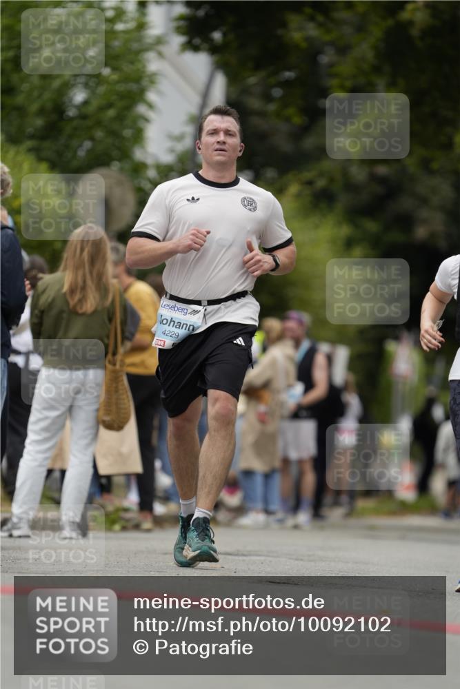 30.08.2026 - Blankeneser Heldenlauf Patografie http://msf.ph/oto/10092102 30.08.2026 12:27:31 Ziel 2398, 4106, 4229, 4324 meine-sportfotos.de