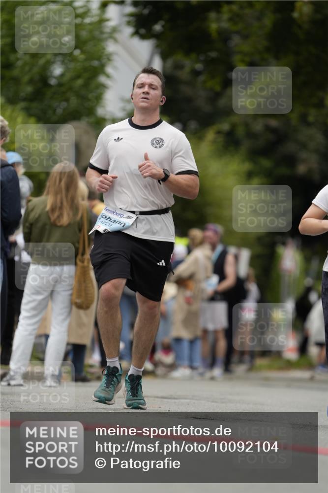 30.08.2026 - Blankeneser Heldenlauf Patografie http://msf.ph/oto/10092104 30.08.2026 12:27:32 Ziel 2398, 4106, 4229, 4324 meine-sportfotos.de