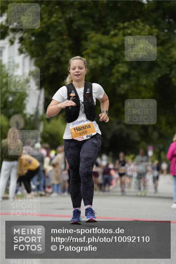 30.08.2026 - Blankeneser Heldenlauf Patografie http://msf.ph/oto/10092110 30.08.2026 12:27:37 Ziel 2398, 4229, 4324 meine-sportfotos.de