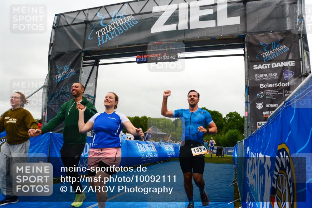 30.08.2026 - Elbe Triathlon Hamburg LAZAROV Photography http://msf.ph/oto/10092111 30.08.2026 16:33:41 Ziel  meine-sportfotos.de