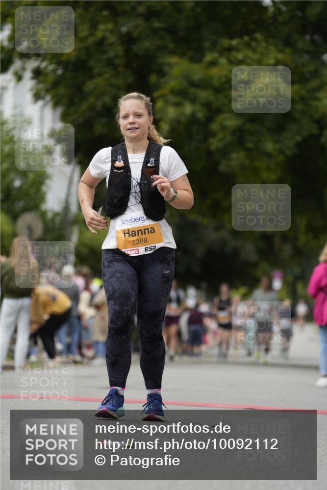 30.08.2026 - Blankeneser Heldenlauf Patografie http://msf.ph/oto/10092112 30.08.2026 12:27:37 Ziel 2398, 4229, 4324 meine-sportfotos.de