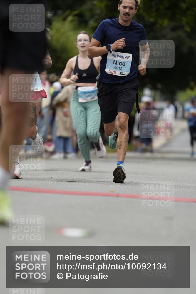 30.08.2026 - Blankeneser Heldenlauf Patografie http://msf.ph/oto/10092134 30.08.2026 12:27:53 Ziel 2366, 2827, 4195, 4212, 4213, 4289, 4463 meine-sportfotos.de