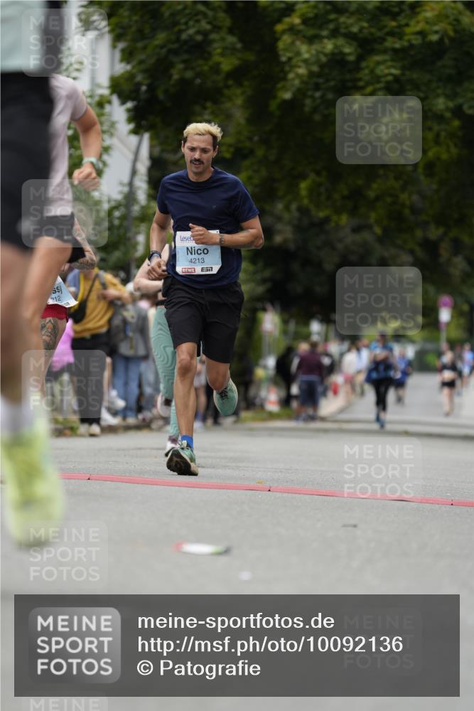 30.08.2026 - Blankeneser Heldenlauf Patografie http://msf.ph/oto/10092136 30.08.2026 12:27:53 Ziel 2366, 2827, 4195, 4212, 4213, 4289, 4463 meine-sportfotos.de