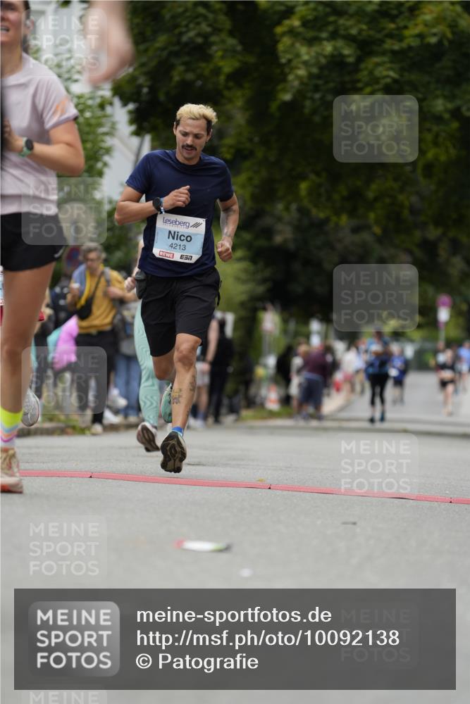 30.08.2026 - Blankeneser Heldenlauf Patografie http://msf.ph/oto/10092138 30.08.2026 12:27:54 Ziel 2366, 2827, 4195, 4212, 4213, 4289, 4463 meine-sportfotos.de