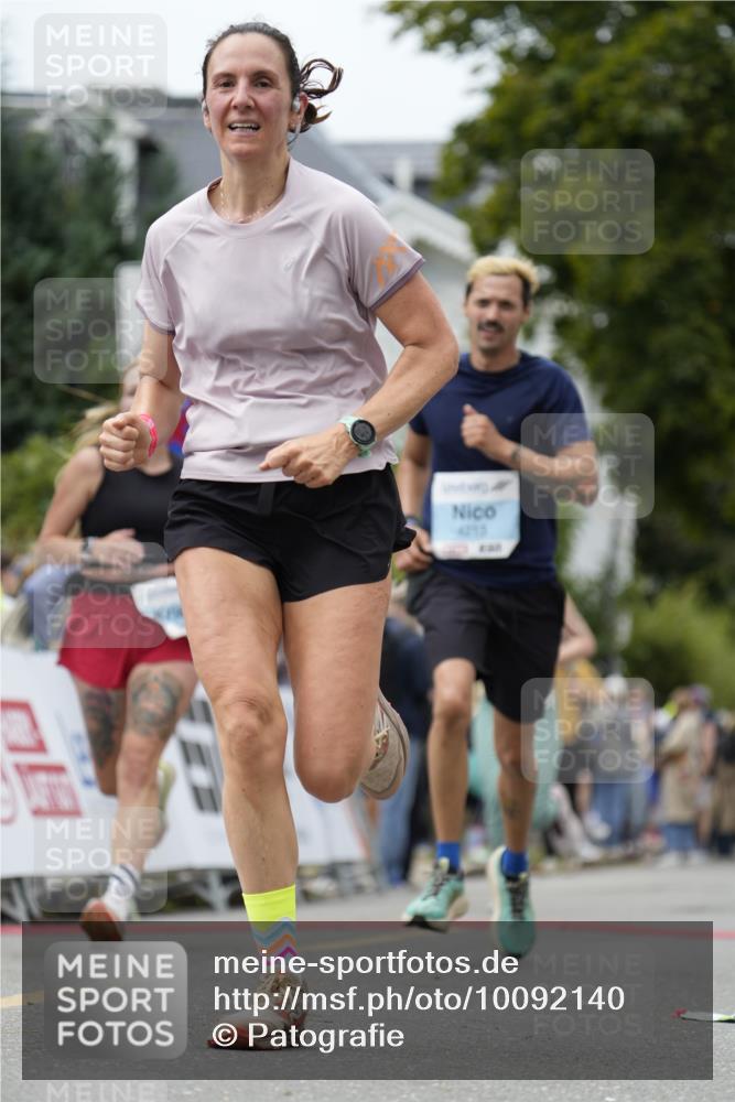 30.08.2026 - Blankeneser Heldenlauf Patografie http://msf.ph/oto/10092140 30.08.2026 12:27:55 Ziel 2366, 2827, 4195, 4212, 4213, 4289, 4463 meine-sportfotos.de