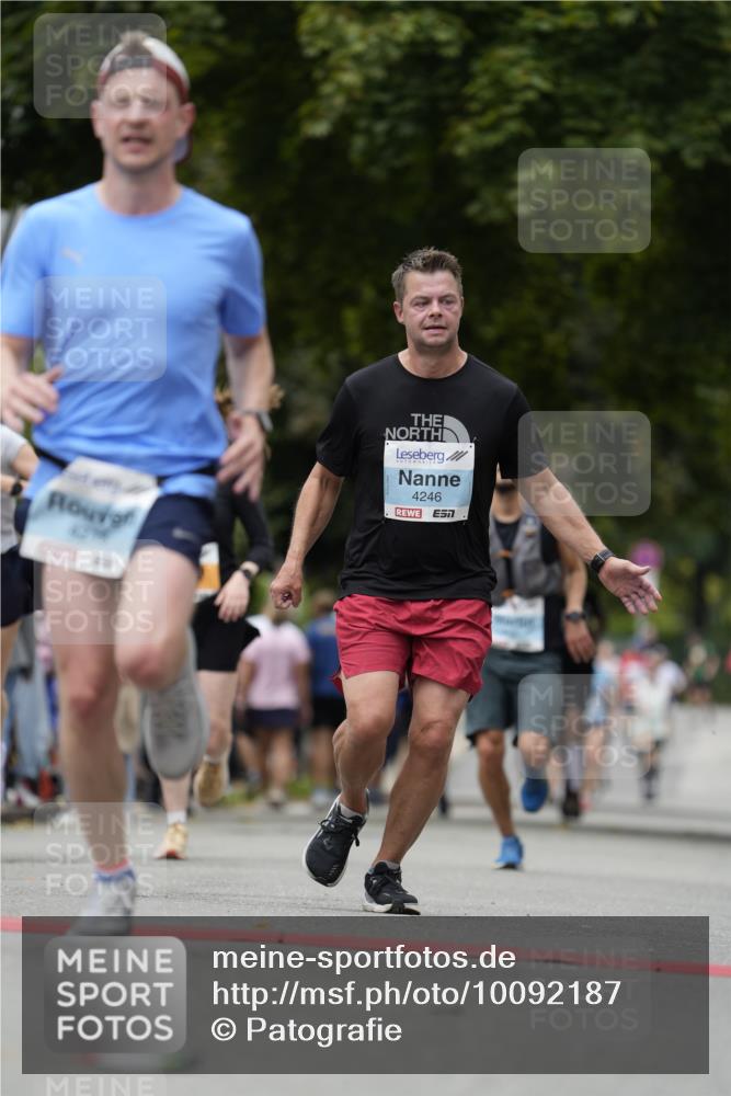 30.08.2026 - Blankeneser Heldenlauf Patografie http://msf.ph/oto/10092187 30.08.2026 12:28:32 Ziel 4216, 4246 meine-sportfotos.de