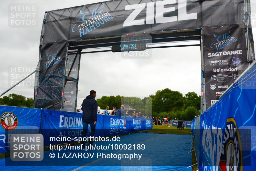 30.08.2026 - Elbe Triathlon Hamburg LAZAROV Photography http://msf.ph/oto/10092189 30.08.2026 16:37:01 Ziel  meine-sportfotos.de