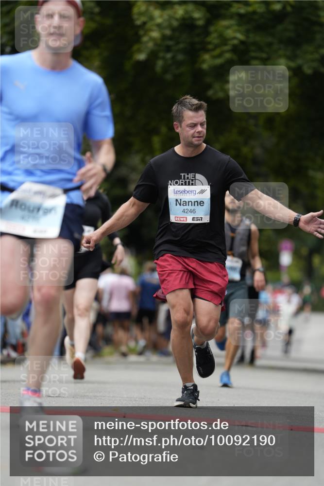 30.08.2026 - Blankeneser Heldenlauf Patografie http://msf.ph/oto/10092190 30.08.2026 12:28:33 Ziel 2455, 2459, 4021, 4216, 4246 meine-sportfotos.de