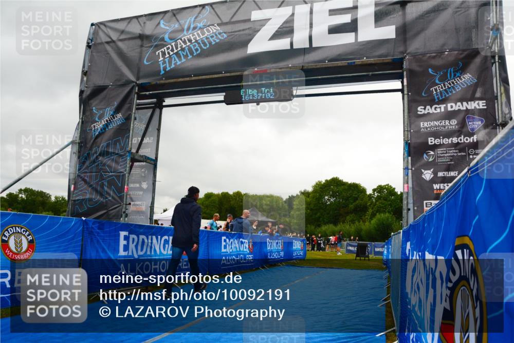 30.08.2026 - Elbe Triathlon Hamburg LAZAROV Photography http://msf.ph/oto/10092191 30.08.2026 16:37:01 Ziel  meine-sportfotos.de