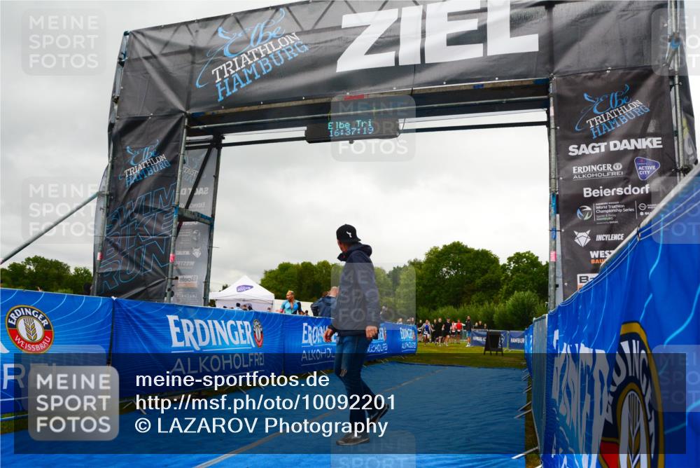 30.08.2026 - Elbe Triathlon Hamburg LAZAROV Photography http://msf.ph/oto/10092201 30.08.2026 16:37:18 Ziel  meine-sportfotos.de