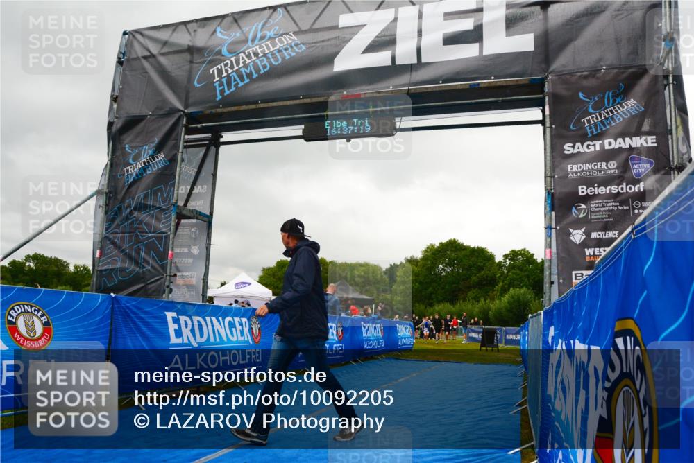 30.08.2026 - Elbe Triathlon Hamburg LAZAROV Photography http://msf.ph/oto/10092205 30.08.2026 16:37:18 Ziel  meine-sportfotos.de