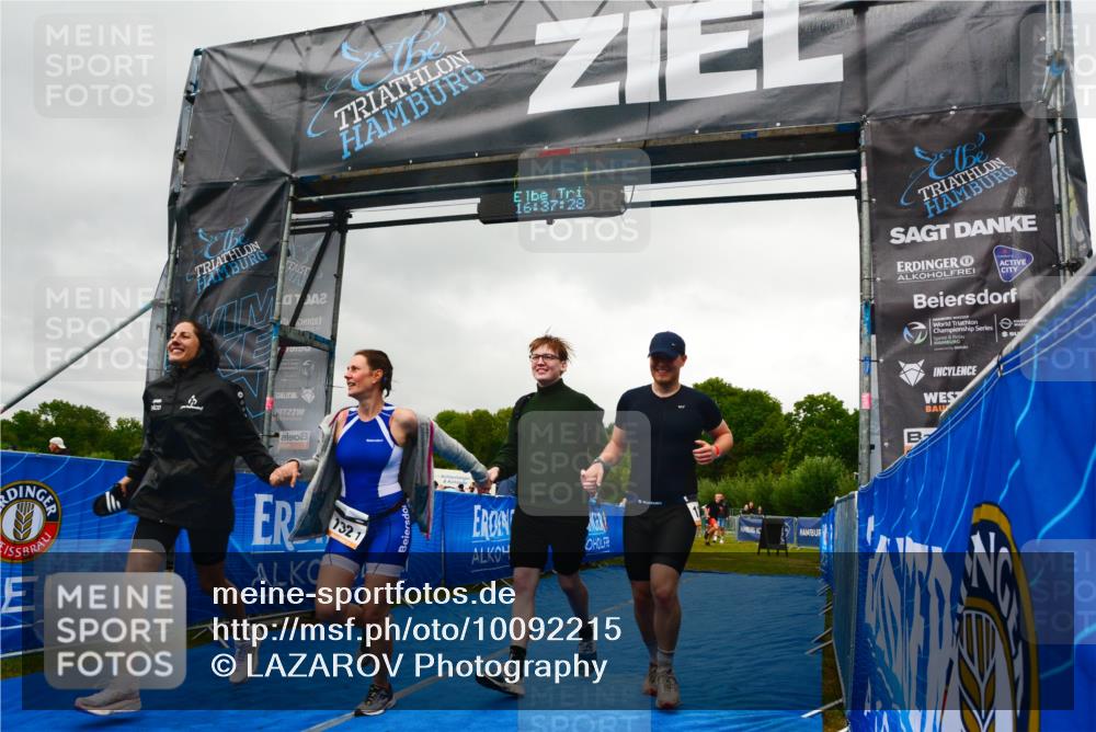 30.08.2026 - Elbe Triathlon Hamburg LAZAROV Photography http://msf.ph/oto/10092215 30.08.2026 16:37:27 Ziel  meine-sportfotos.de
