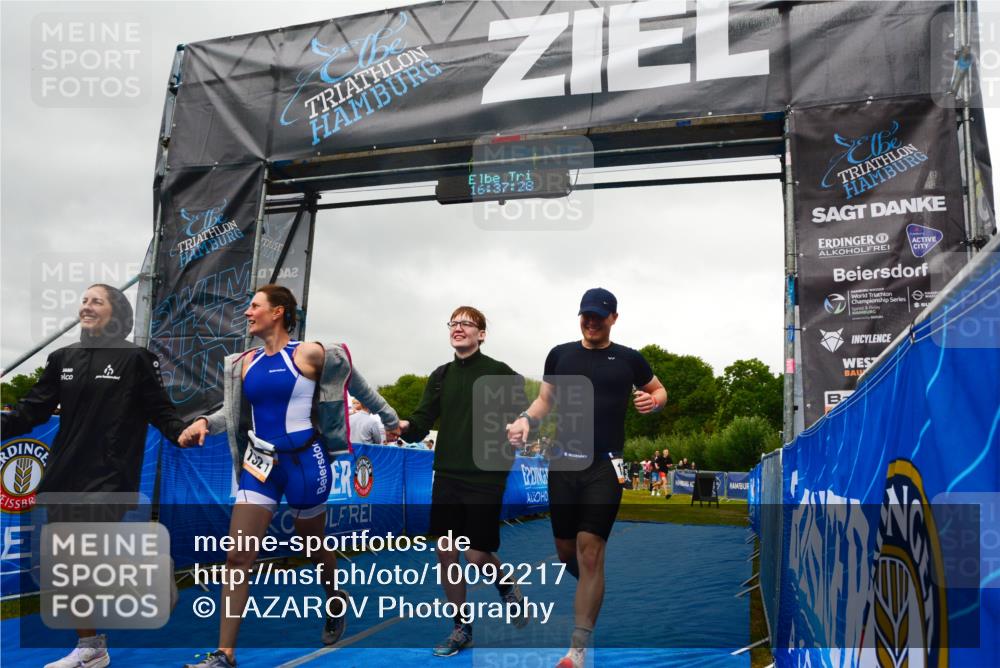 30.08.2026 - Elbe Triathlon Hamburg LAZAROV Photography http://msf.ph/oto/10092217 30.08.2026 16:37:27 Ziel  meine-sportfotos.de