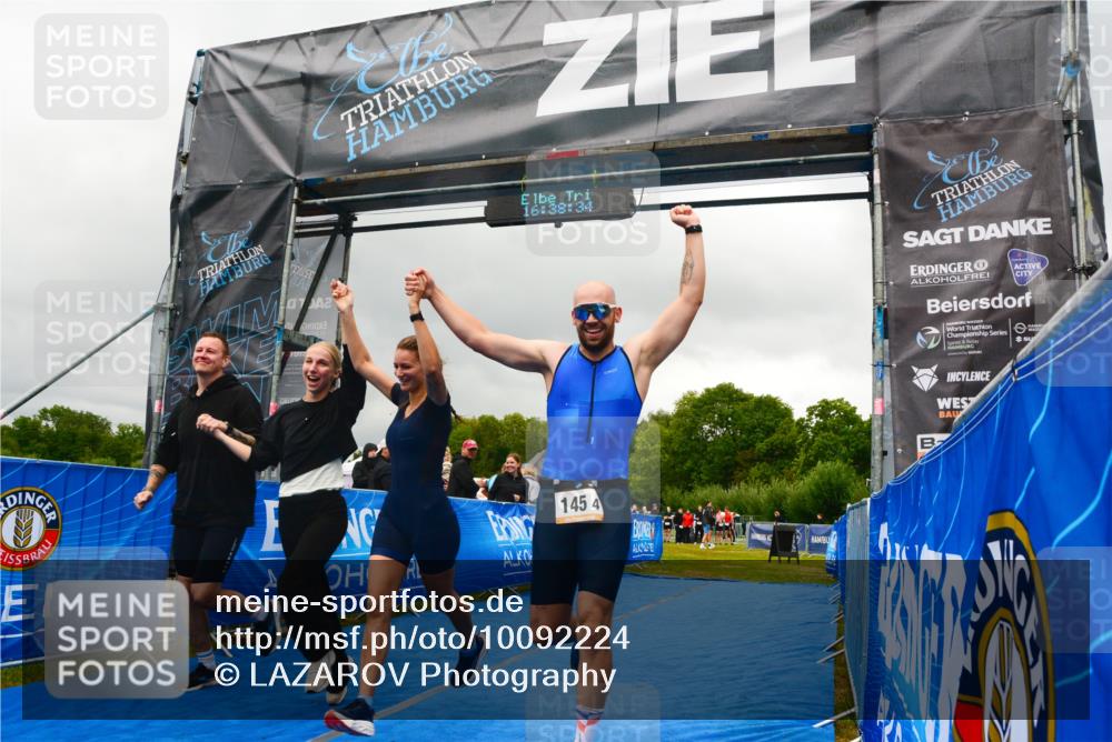30.08.2026 - Elbe Triathlon Hamburg LAZAROV Photography http://msf.ph/oto/10092224 30.08.2026 16:38:34 Ziel  meine-sportfotos.de