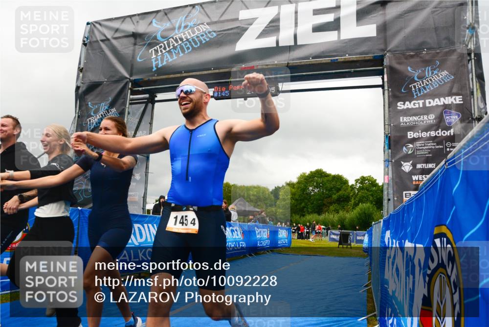 30.08.2026 - Elbe Triathlon Hamburg LAZAROV Photography http://msf.ph/oto/10092228 30.08.2026 16:38:34 Ziel  meine-sportfotos.de