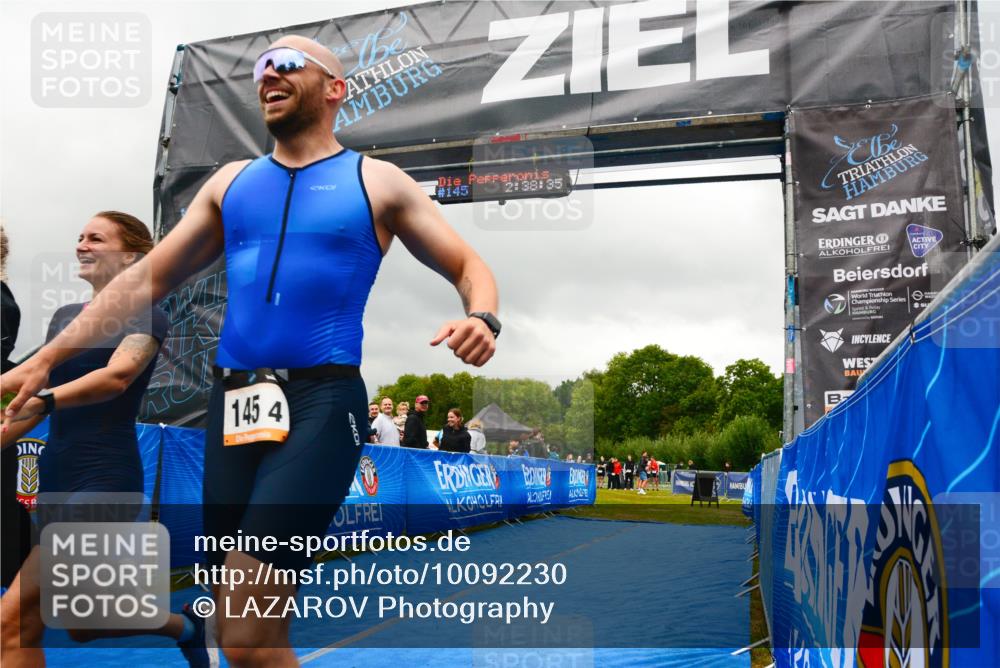 30.08.2026 - Elbe Triathlon Hamburg LAZAROV Photography http://msf.ph/oto/10092230 30.08.2026 16:38:34 Ziel  meine-sportfotos.de