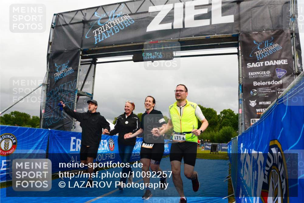 30.08.2026 - Elbe Triathlon Hamburg LAZAROV Photography http://msf.ph/oto/10092257 30.08.2026 16:40:29 Ziel  meine-sportfotos.de