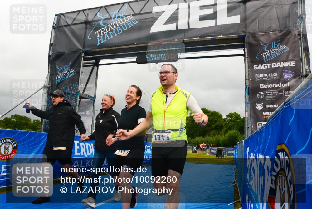 30.08.2026 - Elbe Triathlon Hamburg LAZAROV Photography http://msf.ph/oto/10092260 30.08.2026 16:40:30 Ziel  meine-sportfotos.de