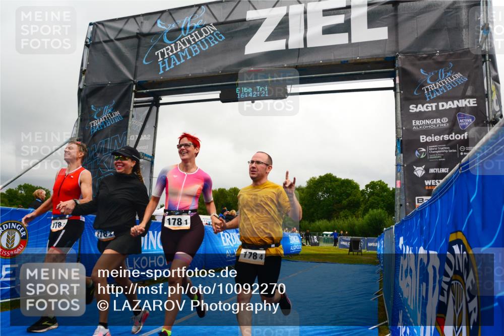 30.08.2026 - Elbe Triathlon Hamburg LAZAROV Photography http://msf.ph/oto/10092270 30.08.2026 16:42:21 Ziel  meine-sportfotos.de