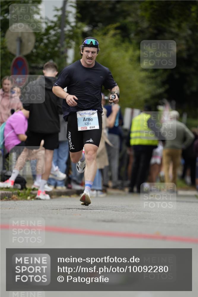 30.08.2026 - Blankeneser Heldenlauf Patografie http://msf.ph/oto/10092280 30.08.2026 12:29:52 Ziel 4254 meine-sportfotos.de