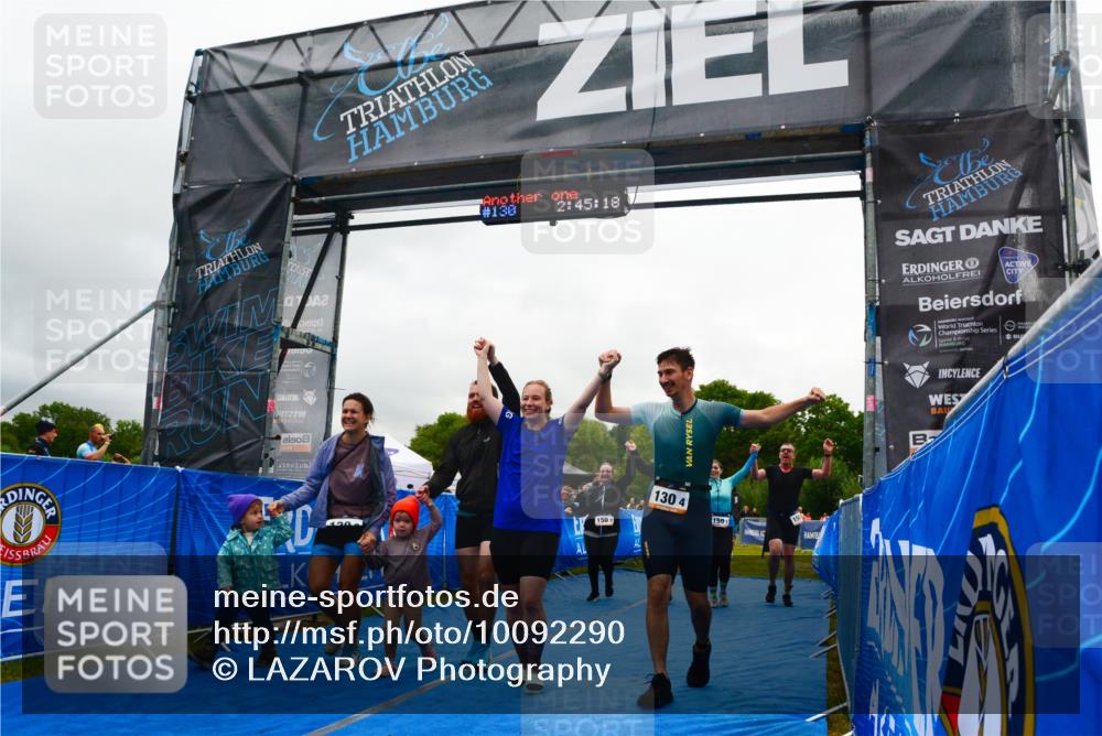30.08.2026 - Elbe Triathlon Hamburg LAZAROV Photography http://msf.ph/oto/10092290 30.08.2026 16:45:17 Ziel  meine-sportfotos.de