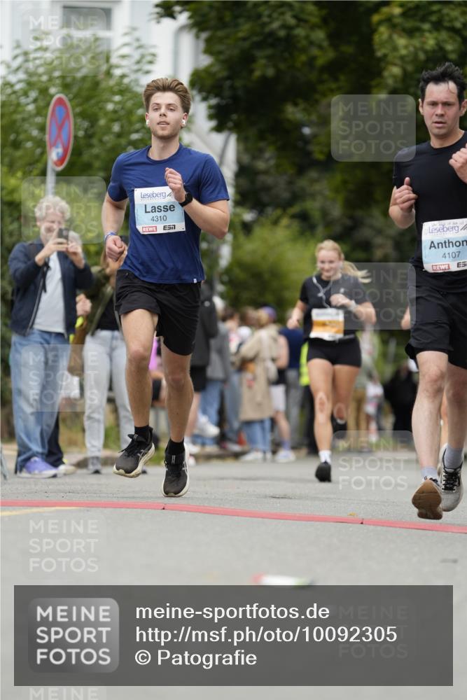 30.08.2026 - Blankeneser Heldenlauf Patografie http://msf.ph/oto/10092305 30.08.2026 12:30:21 Ziel 2931, 4107, 4310 meine-sportfotos.de