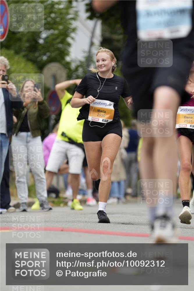 30.08.2026 - Blankeneser Heldenlauf Patografie http://msf.ph/oto/10092312 30.08.2026 12:30:24 Ziel 2930, 2931, 4107, 4310 meine-sportfotos.de