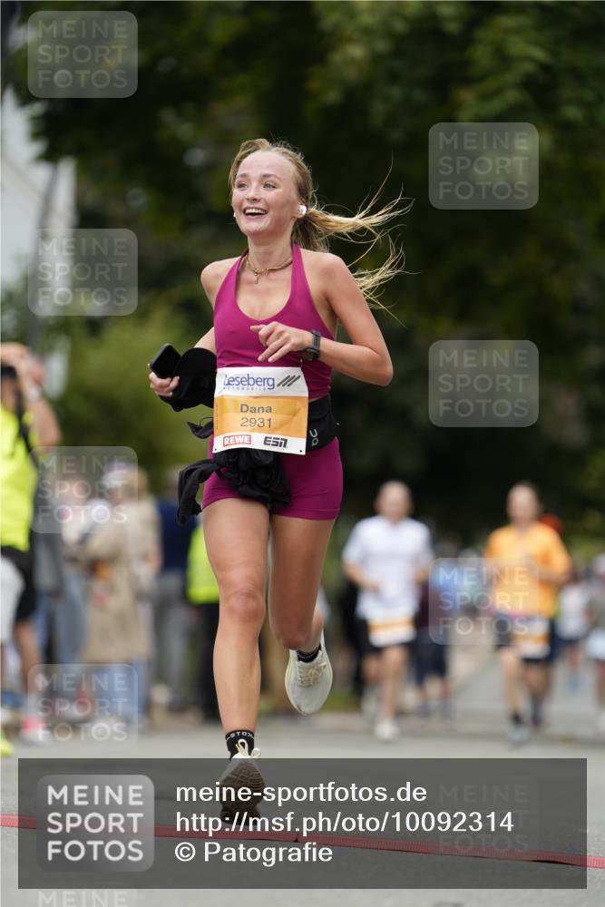 30.08.2026 - Blankeneser Heldenlauf Patografie http://msf.ph/oto/10092314 30.08.2026 12:30:25 Ziel 2930, 2931, 4107, 4310 meine-sportfotos.de