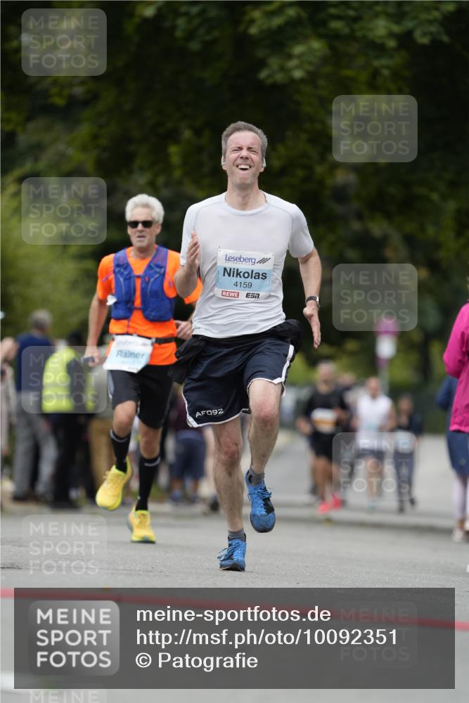 30.08.2026 - Blankeneser Heldenlauf Patografie http://msf.ph/oto/10092351 30.08.2026 12:30:53 Ziel 4013, 4159, 4458 meine-sportfotos.de
