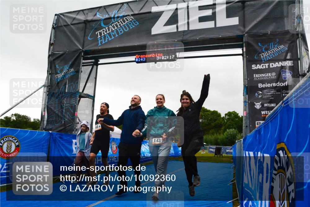 30.08.2026 - Elbe Triathlon Hamburg LAZAROV Photography http://msf.ph/oto/10092360 30.08.2026 17:02:16 Ziel  meine-sportfotos.de