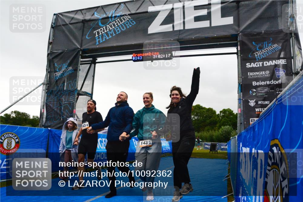 30.08.2026 - Elbe Triathlon Hamburg LAZAROV Photography http://msf.ph/oto/10092362 30.08.2026 17:02:16 Ziel  meine-sportfotos.de