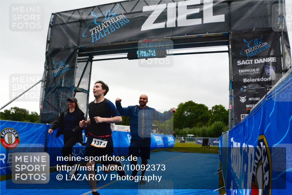 30.08.2026 - Elbe Triathlon Hamburg LAZAROV Photography http://msf.ph/oto/10092373 30.08.2026 17:02:42 Ziel  meine-sportfotos.de