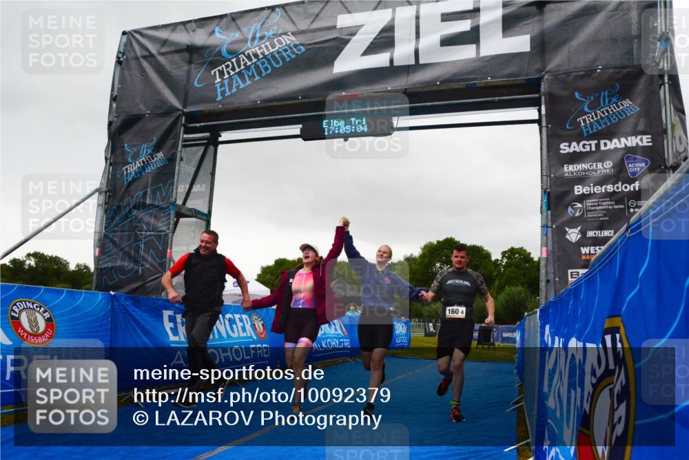 30.08.2026 - Elbe Triathlon Hamburg LAZAROV Photography http://msf.ph/oto/10092379 30.08.2026 17:05:03 Ziel  meine-sportfotos.de