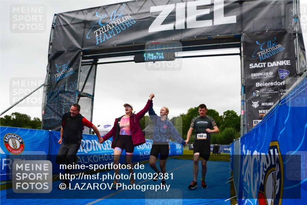 30.08.2026 - Elbe Triathlon Hamburg LAZAROV Photography http://msf.ph/oto/10092381 30.08.2026 17:05:04 Ziel  meine-sportfotos.de