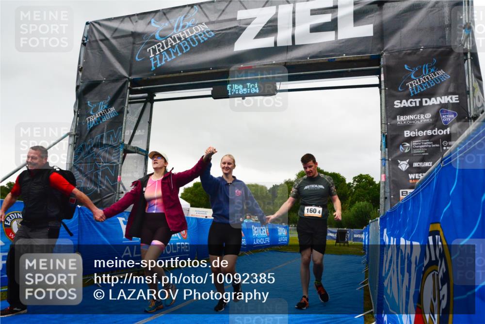 30.08.2026 - Elbe Triathlon Hamburg LAZAROV Photography http://msf.ph/oto/10092385 30.08.2026 17:05:04 Ziel  meine-sportfotos.de