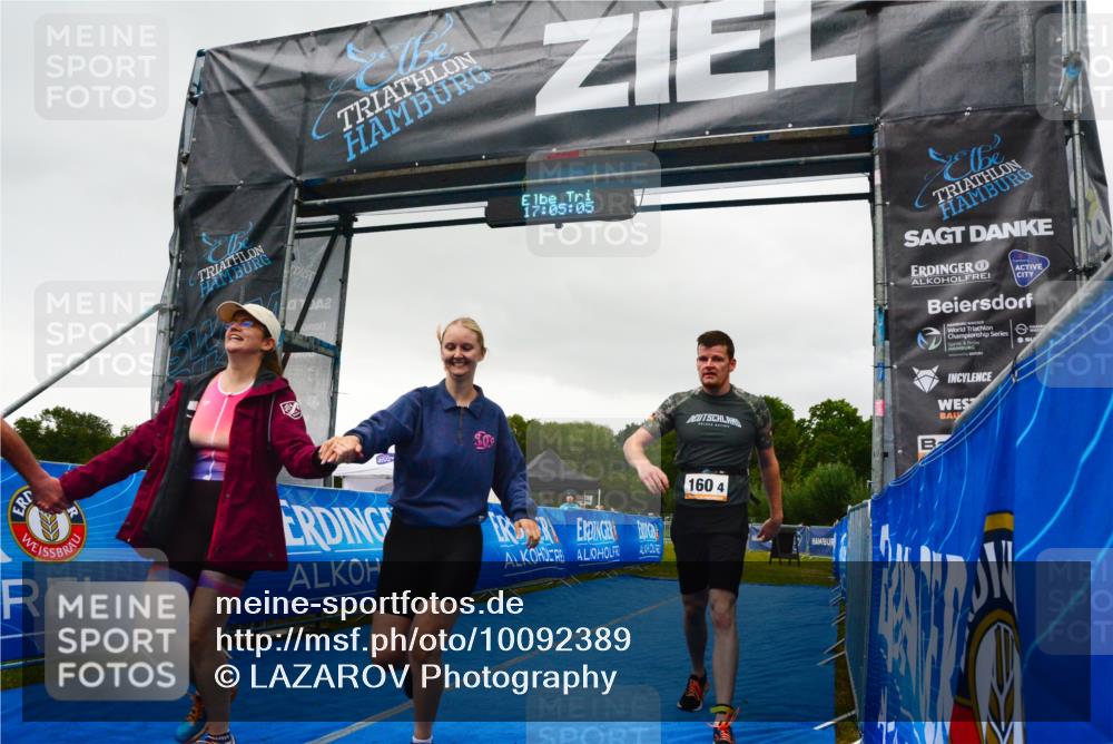 30.08.2026 - Elbe Triathlon Hamburg LAZAROV Photography http://msf.ph/oto/10092389 30.08.2026 17:05:04 Ziel  meine-sportfotos.de