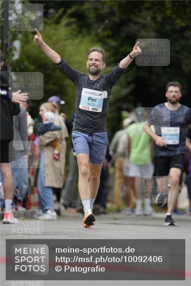 30.08.2026 - Blankeneser Heldenlauf Patografie http://msf.ph/oto/10092406 30.08.2026 12:31:47 Ziel  meine-sportfotos.de