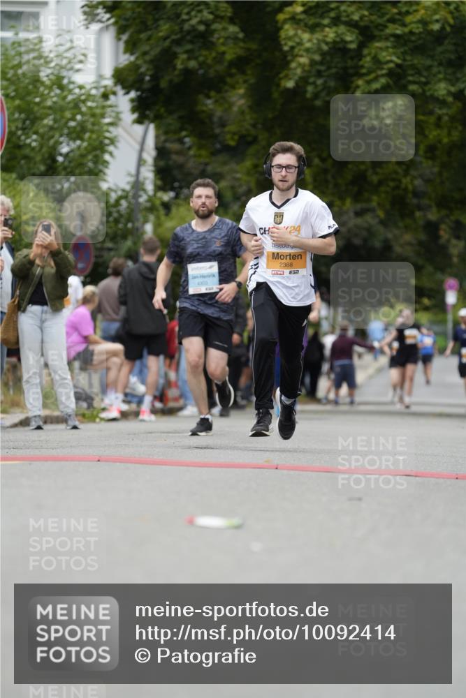 30.08.2026 - Blankeneser Heldenlauf Patografie http://msf.ph/oto/10092414 30.08.2026 12:31:54 Ziel 2388, 4303, 4312 meine-sportfotos.de