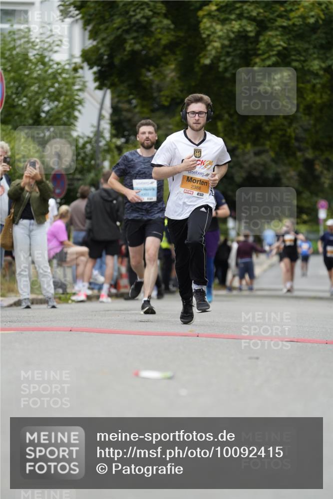 30.08.2026 - Blankeneser Heldenlauf Patografie http://msf.ph/oto/10092415 30.08.2026 12:31:54 Ziel 2388, 4303, 4312 meine-sportfotos.de