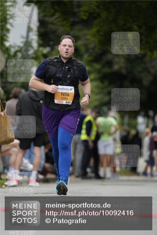 30.08.2026 - Blankeneser Heldenlauf Patografie http://msf.ph/oto/10092416 30.08.2026 12:31:59 Ziel 2325, 2388, 4303, 4312 meine-sportfotos.de