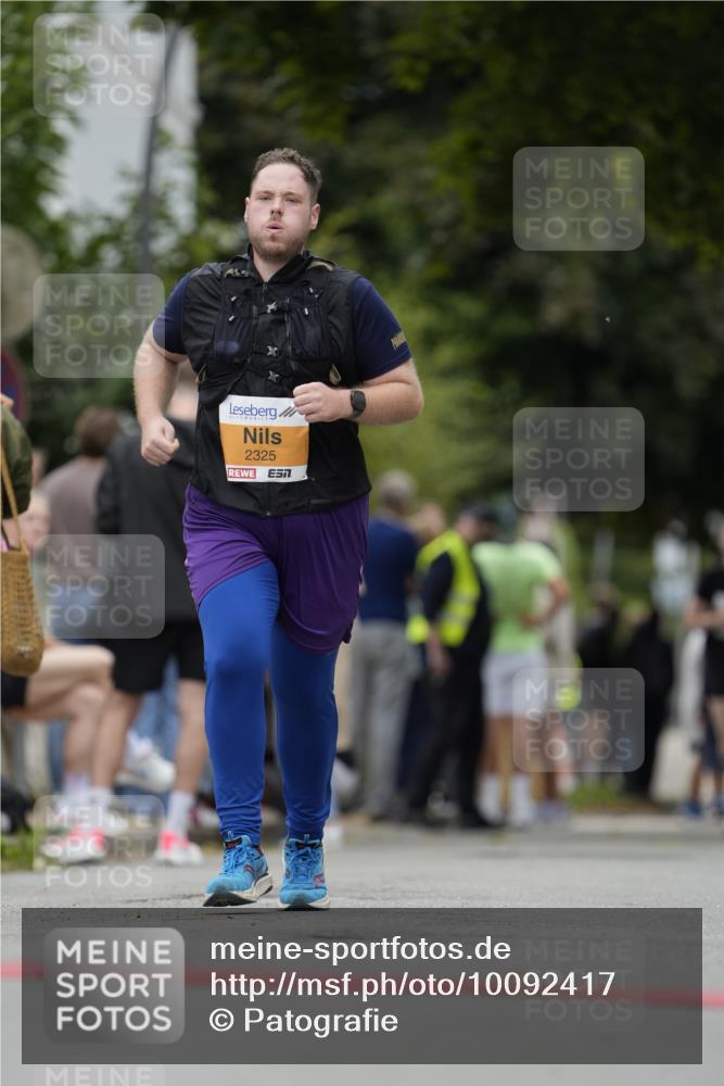 30.08.2026 - Blankeneser Heldenlauf Patografie http://msf.ph/oto/10092417 30.08.2026 12:31:59 Ziel 2325, 2388, 4303, 4312 meine-sportfotos.de