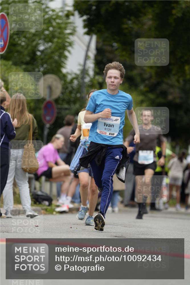 30.08.2026 - Blankeneser Heldenlauf Patografie http://msf.ph/oto/10092434 30.08.2026 12:32:52 Ziel 2584, 4012, 4131, 4472 meine-sportfotos.de