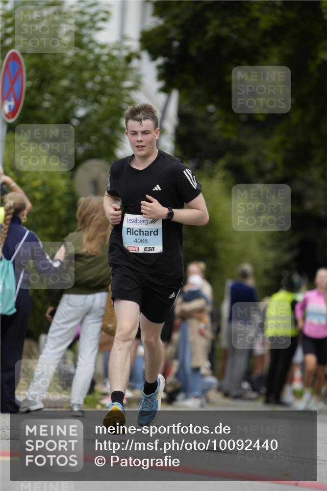 30.08.2026 - Blankeneser Heldenlauf Patografie http://msf.ph/oto/10092440 30.08.2026 12:33:04 Ziel 2110, 4068, 4483 meine-sportfotos.de