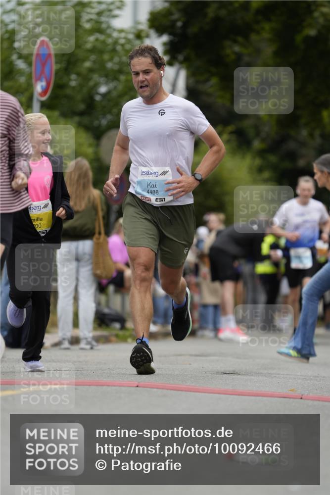 30.08.2026 - Blankeneser Heldenlauf Patografie http://msf.ph/oto/10092466 30.08.2026 12:33:37 Ziel 2117, 2125, 4122, 4488 meine-sportfotos.de
